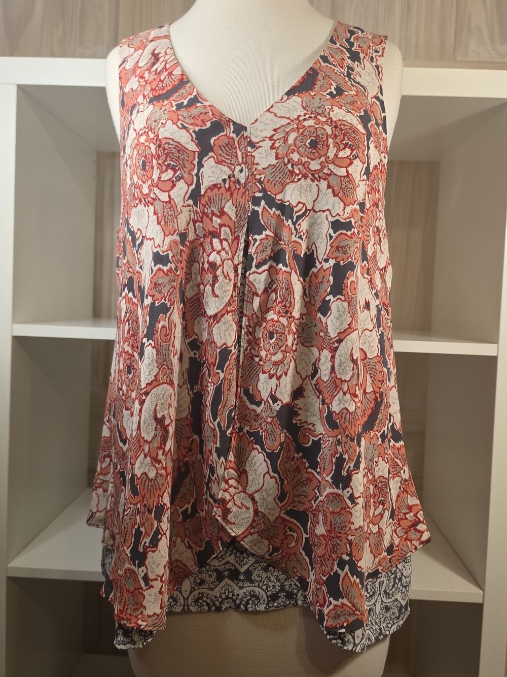 Lucky Brand Red Floral V-Neck Swing Camisole Size M